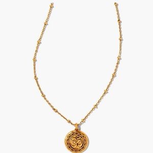 Kendra Scott Om Coin Pendant Necklace in Vintage Gold